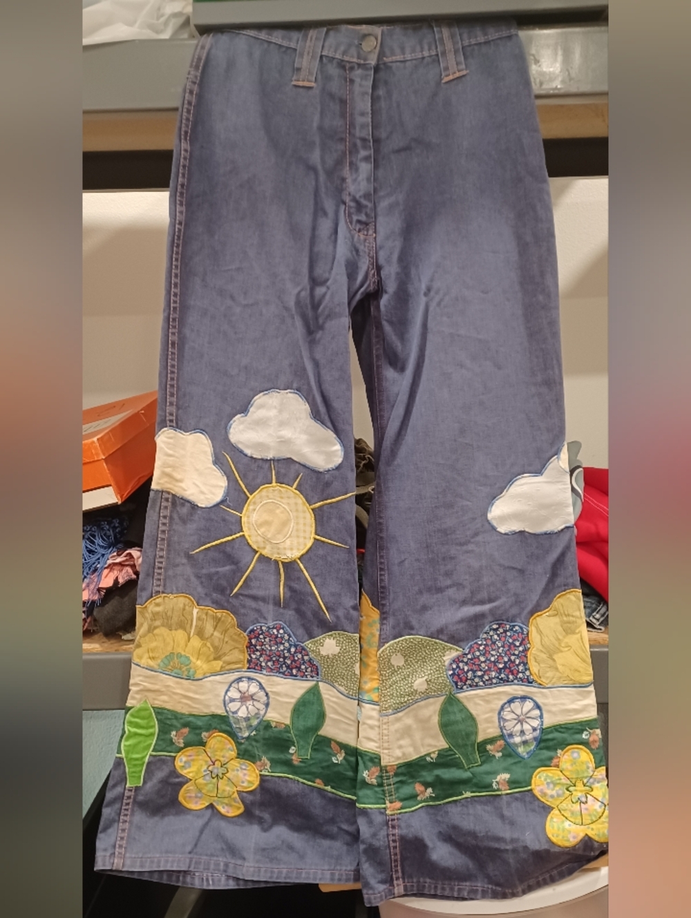 True Vintage 70s bell bottom jeans with embroidery and patches - Picture 2 of 12